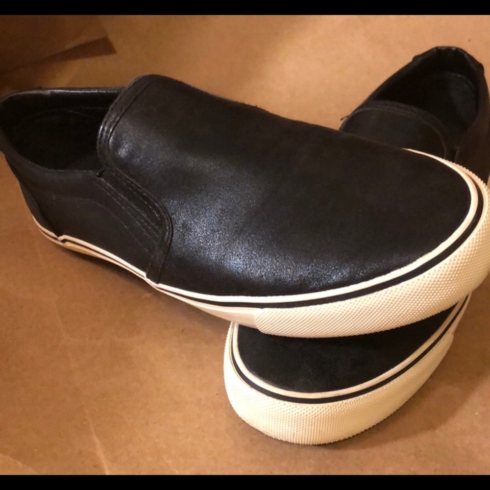 Women’s Slip On Sneakers SIZE US 7.5 black